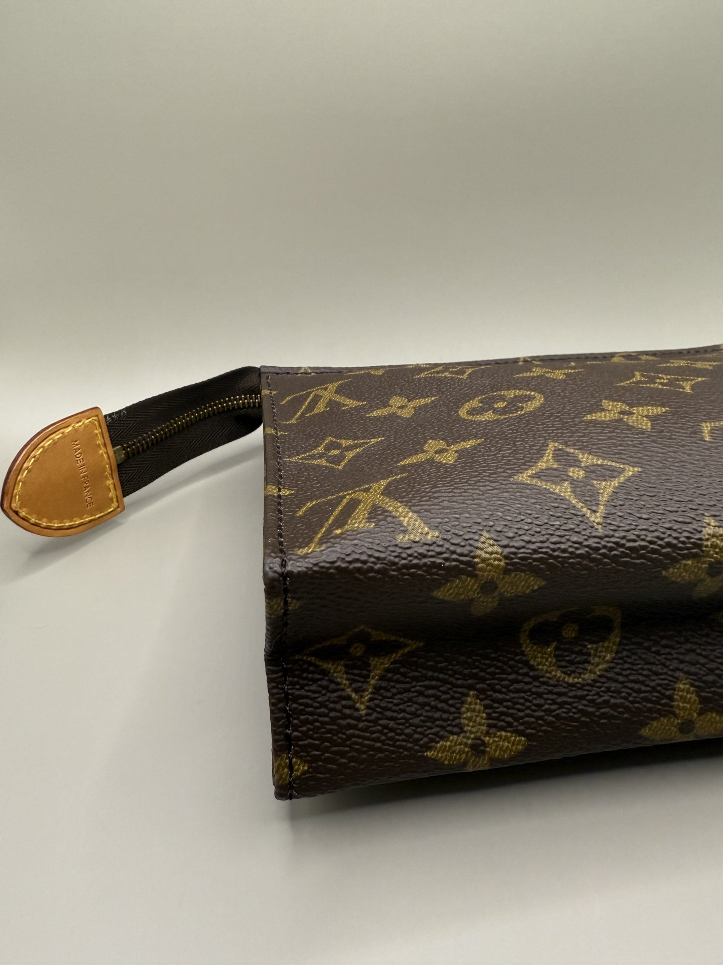 2006 Louis Vuitton Toiletry 19 Pouch - Made in France